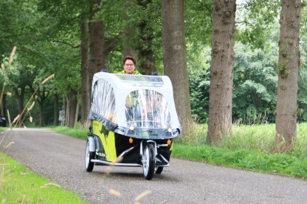 canopy cover and side windows for cycling in cold temperatures with gocab bicycle cab