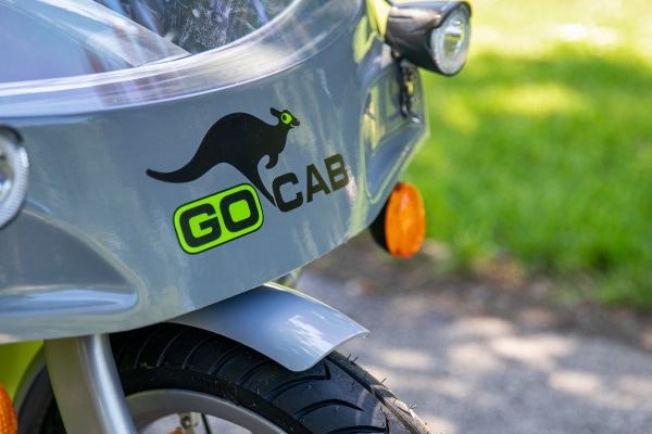 Controleer regelmatig de banden van de GoCab