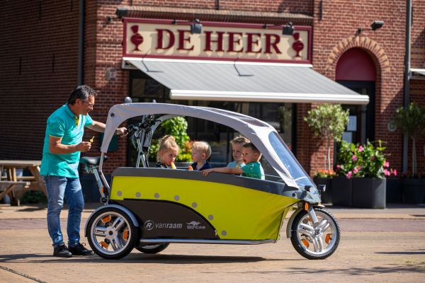 GoCab fietstaxi voor kinderen begeleider kinderen