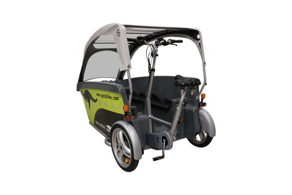 GoCab fietstaxi voor kinderen vrijstaand schuin achter